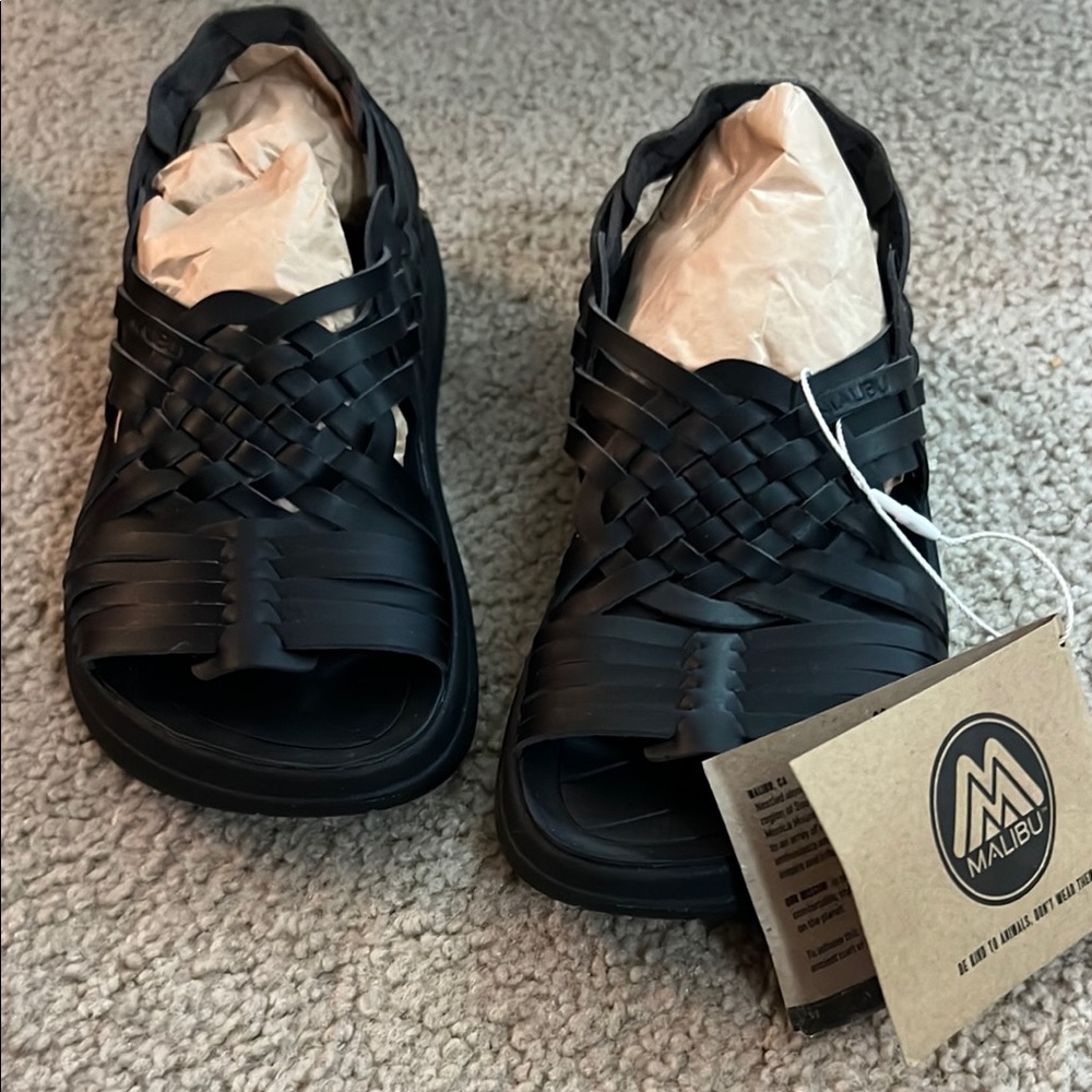 Malibu Dark Woven Footwear